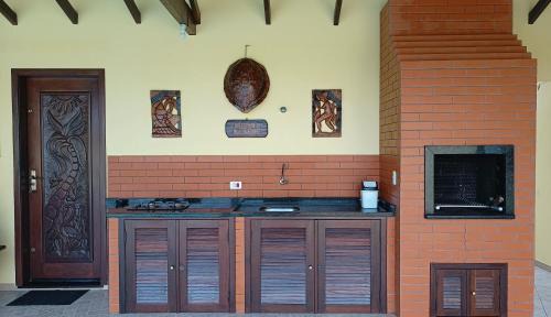 Guaratuba House | Casa Guaratuba-Barra do Saí - "Recanto de Milady" - 80 m da Praia