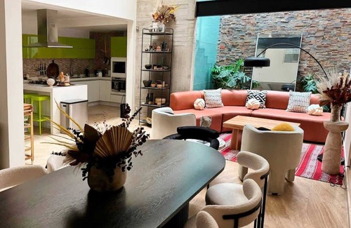 La Condesa Villa | Casa Há · A Soulful 7-Br Home w/Rooftop, Condesa