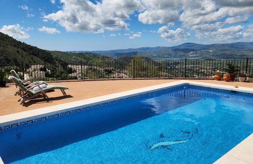 Alcaucin Villa | Casa Henrik – on the Edge of a Nature Reserve, Private Pool, Breathtaking Views