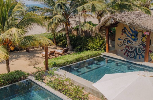 Troncones House | Casa Hermoso Cariño: Magnolia Bungalow