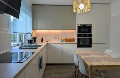 Paco Branco Villa | Casa Hortelã Laranja - Townhouse with Backyard 5min from Faro