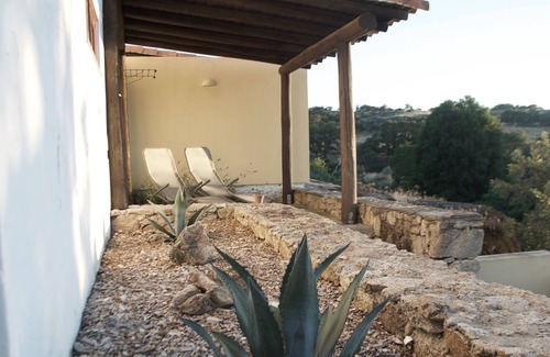 Castelo de Vide Villa | Casa Hridaya Oriental in a rural peaceful setting near Castelo de Vide