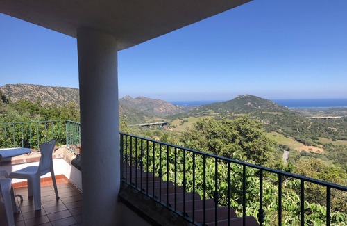 Loiri Porto San Paolo House | Casa in collina, con vista mare panoramica. A 10 minuti dalla spiaggia la cinta.