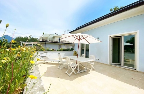 Lido di Camaiore Apartment | Casa Iris, wonderful terrace close to the seaside
