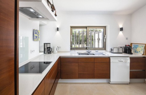 Areias Dos Moinhos Villa | Casa Islay - Private villa with pool and sea view