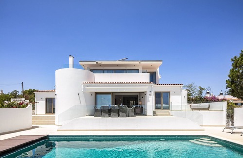 Areias Dos Moinhos Villa | Casa Islay - Private villa with pool and sea view
