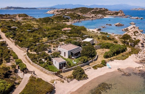 La Maddalena Villa | Casa Katia - Beautiful villa on the sea in La Maddalena