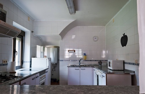Valdevacas y Guijar House | Casa La Palaina (full rental) for 30 people and large patio.