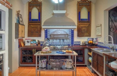 Centro House | Casa La Perlita - Large Luxury Colonial in Centro - Garden, Gazebo, Big Pool ❤️