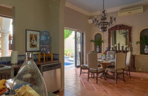 Centro House | Casa La Perlita - Large Luxury Colonial in Centro - Garden, Gazebo, Big Pool ❤️