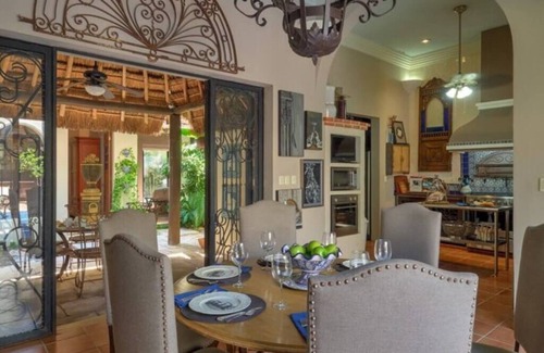 Centro House | Casa La Perlita - Large Luxury Colonial in Centro - Garden, Gazebo, Big Pool ❤️