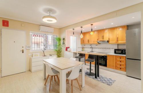 Los Arenales del Sol House | Casa Limón