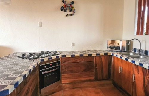 Playa la Madera Apartment | Casa Linda - First floor 1 bed Seaside apartment in Zihuatanejo - Pueblo Magico