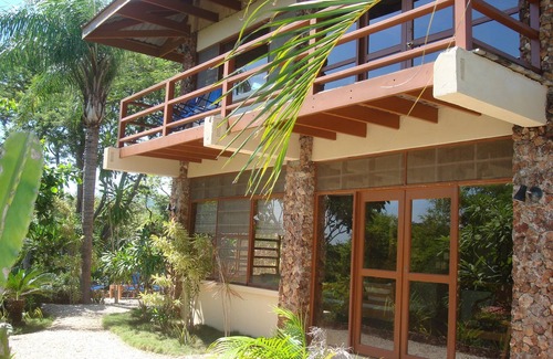 Playa Grande House | CASA LINDA VISTA/WALK To BEACH & SURFING/PEACEFUL & PRIVATE/SLEEPS 2 to 8