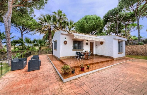 Conil de la Frontera House | Casa Los Pinos Pleamar - Comfortable andalucian cortijo with fenced pool not far from the beach