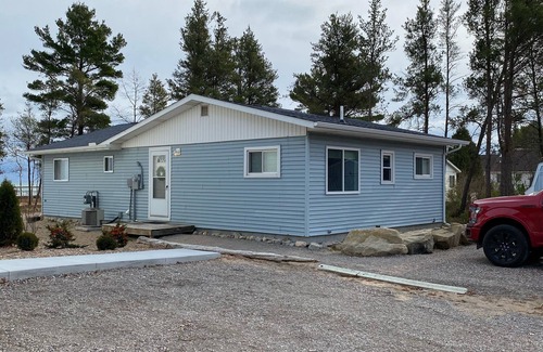 Oscoda Cottage | Casa Luna Beach House - Sugar Sand + Moonlit Views