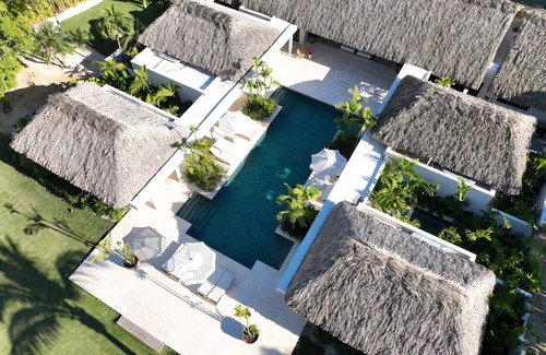 Los Naranjos Villa | Casa Luna Edén by Luxe Haus™ – Butlered Villa, Staff, Pool, Jacuzzi, Golf Carts