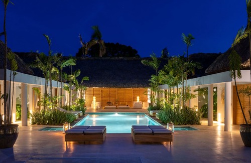 Los Naranjos Villa | Casa Luna Edén by Luxe Haus™ – Butlered Villa, Staff, Pool, Jacuzzi, Golf Carts