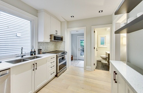 Yonge-Eglinton House | Casa Luxe On Subway Line!