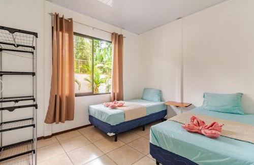 Puerto Viejo de Talamanca House | Casa Madrid, Wifi, Camine a la playa