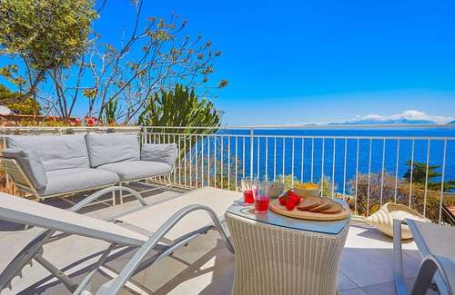 Santa Flavia Villa | Casa Mamà sea view with direct access to the beach