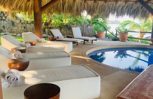 Troncones Bed & Breakfast | Casa Manzanillo - Point Room - Ocean Front Room at Exceptional Beach Front Location