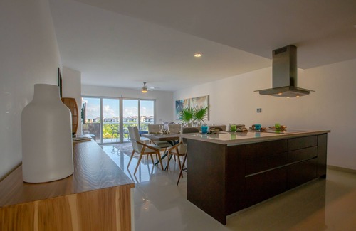 Puerto Juarez Condo | Casa Mar Ocean View and short walk to beach 2 bdrm 2 bath Condo