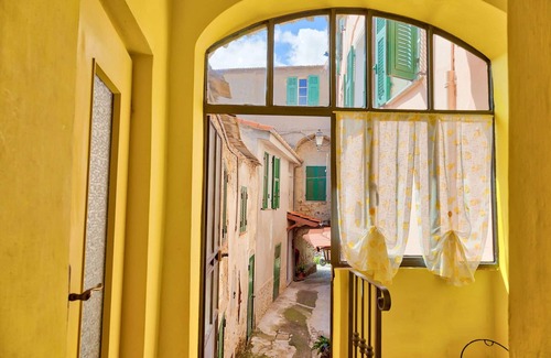 Serreta House | Casa Mara - house with garden, for 5 people, in the small village of Diano Serreta