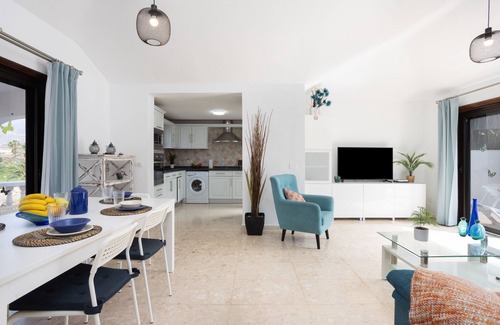 Complejo turistico Amarilla Golf House | Casa Maravilla Stunning and Bright holiday retreat with private pool and views
