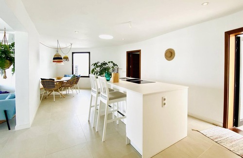 Urbanizacion Famara Villa | Casa Marina 4-Bed Villa with Pool in Famara