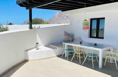 Urbanizacion Famara Villa | Casa Marina 4-Bed Villa with Pool in Famara