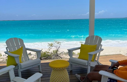 Jimmy Hill House | Casa Mary : The Ultimate Luxury Beachfront Home in the Exumas