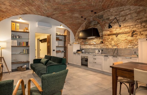 Colle di Val d'Elsa Apartment | Casa Masoni: design apartment with Wi-fi and air conditioning.