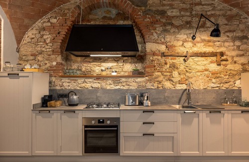 Colle di Val d'Elsa Apartment | Casa Masoni: design apartment with Wi-fi and air conditioning.