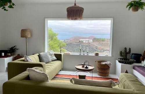 Tinajo Villa | Casa MaVi - Vineyard with ocean view