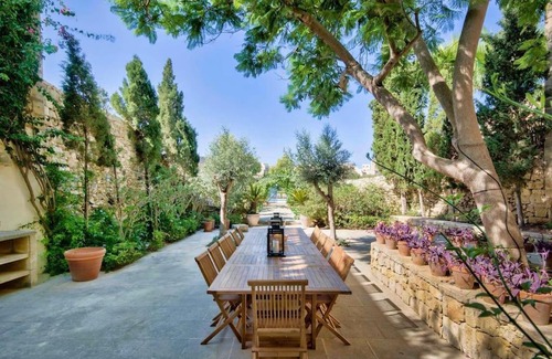 Kercem Villa | Casa Mezzodì' - Luxurious 18th C. Farmhouse with Gardens & Pool