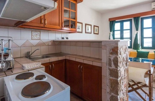 Votsi Apartment | Casa Milos Studio - Sea View, Few Steps From Beach