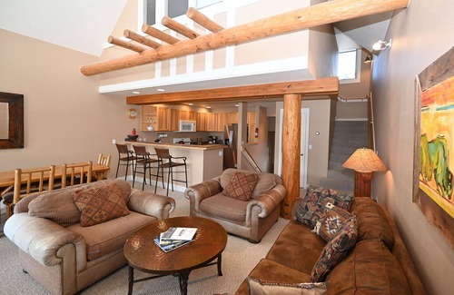 Saddle Ridge House | Casa Moonlight One - Ideal Rental for Summer Activities and Trips to Yellowstone