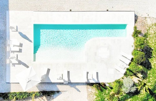 Monsano House | Casa Mortella C: A graceful two-story apartment that is part of an ancient manor house, with Free WI-FI.