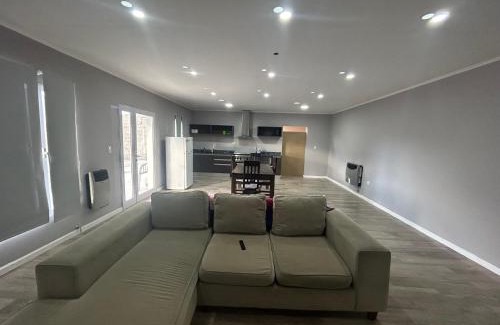 Rio Gallegos House | Casa Náutico con estacionamiento privado