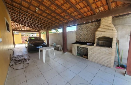 Rio das Ostras House | Casa na Praia e na Lagoa, 3 Quartos, Churrasqueira, Chuveirão, Aceitamos Pets!