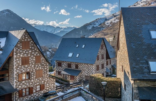 Pujo Ski Chalet | Casa Nautada Beautiful home 4 bedrooms 9p at Salardú town
