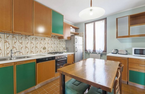 Padenghe sul Garda House | Casa Nora - large apartment in an ancient courtyard