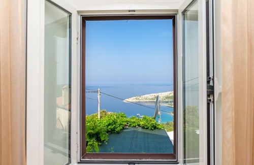 Ustrine Cabin | Casa Nori kuća u selu Ustrine na otoku Cresu s prekrasnim pogledom na more.