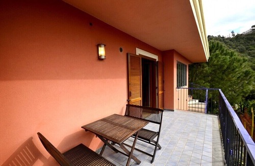 Milazzo House | Casa Ntoni B: A modern and graceful apartment situated at a short distance from the beach, with Free WI-FI.