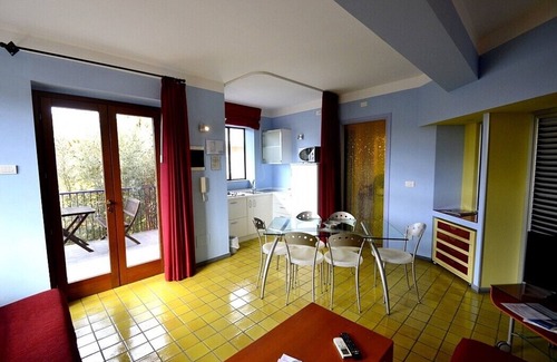 Milazzo House | Casa Ntoni C: A modern and graceful apartment situated at a short distance from the beach, with Free WI-FI.