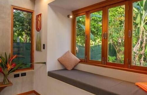 Cahuita House | Casa Ohana, with a/c & pool just steps to the beach