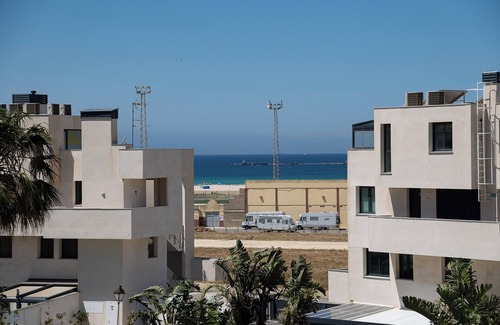 Tarifa Villa | Casa Oliver for Kitesurfer Families & Groups of 9. Garden, Pool, Padel, Garage