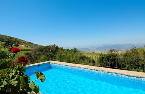 Antequera Cottage | Casa Olivos, ideal family home for rest in a rural setting