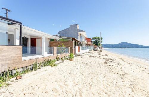 Biguacu House | Casa pé na areia SC